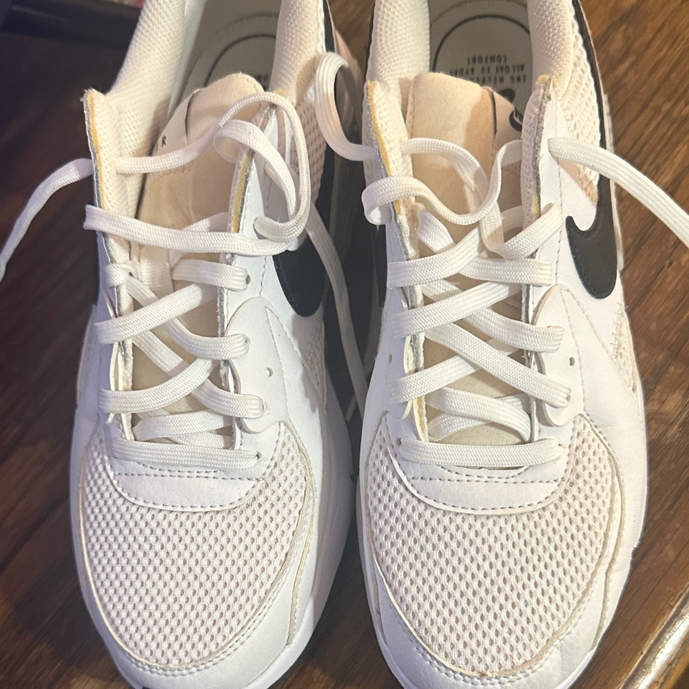 Nike Air Max White and Black Sneakers - Picture 13 of 15